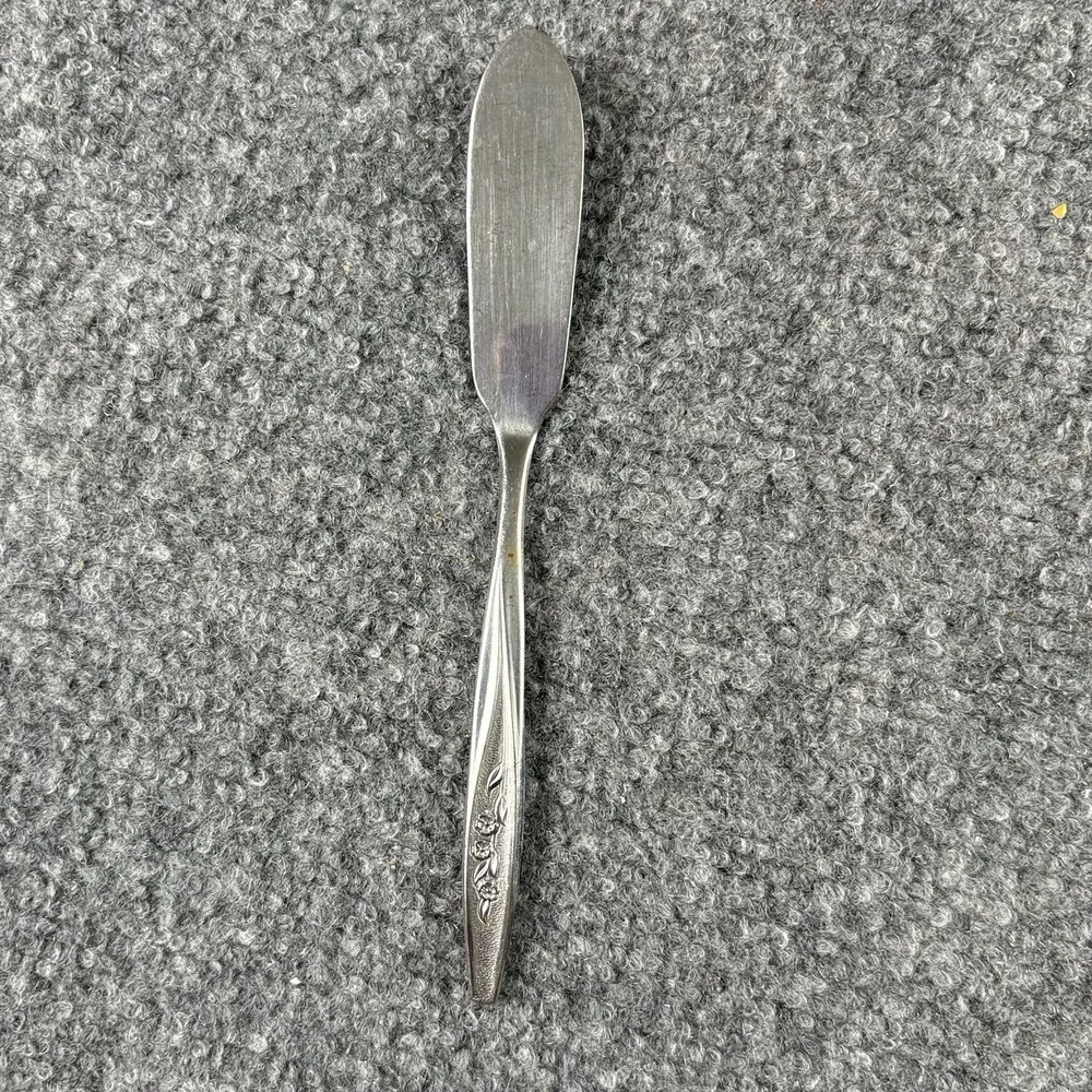 Vintage‎ Butter Spreader Knife Lot 5 Silverplate Mixed Patterns Flatware Crafts